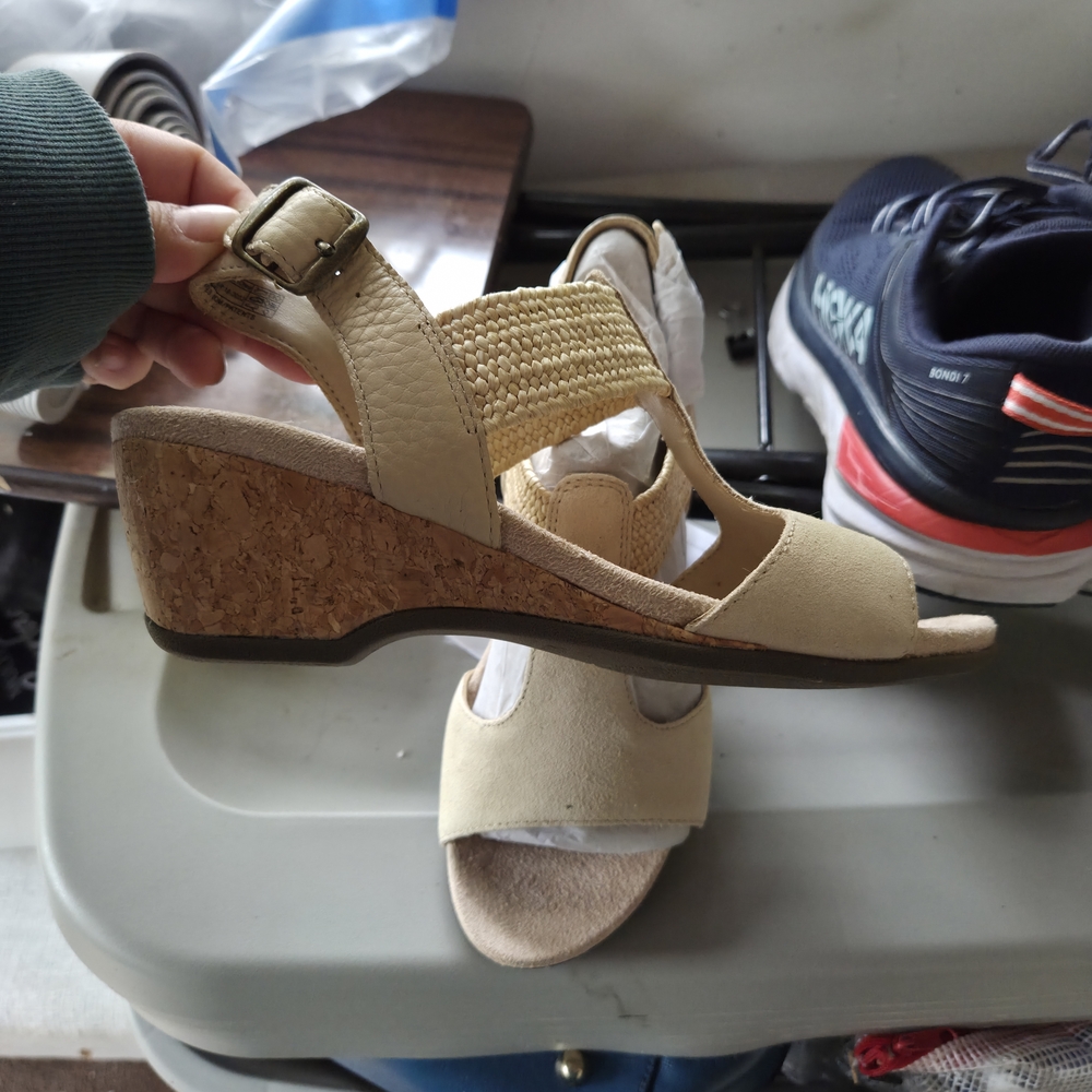 Vionic Kaytie Wedge Sandals [Sz 6.5]